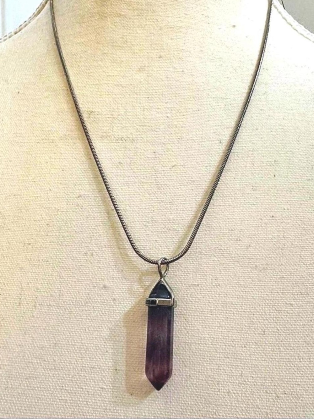 HOT TOPIC NWOT Amethyst Point Pendant Crystal Necklace Women Jewelry Silver